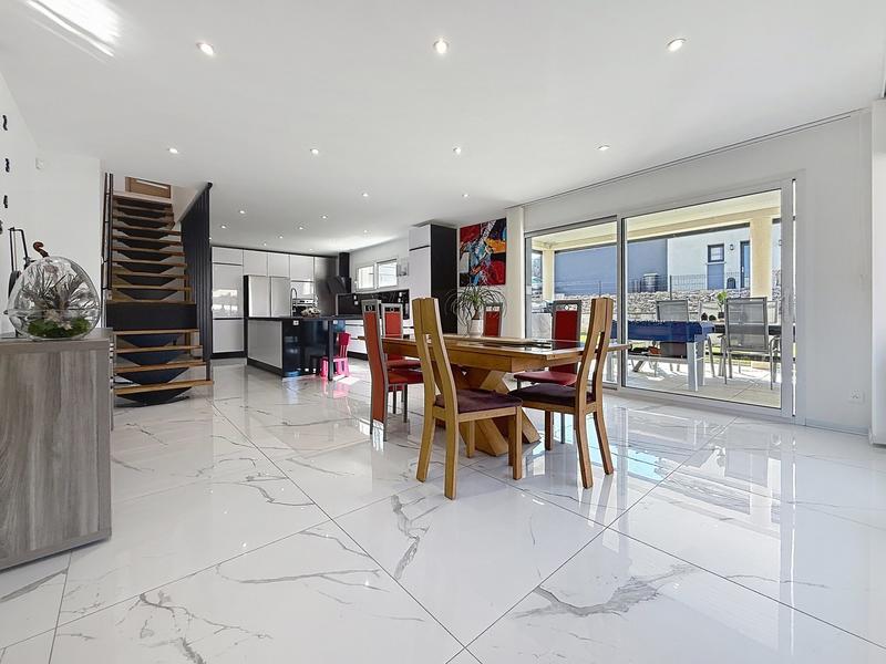 Maison contemporaine - 154 m² - 7 pièces