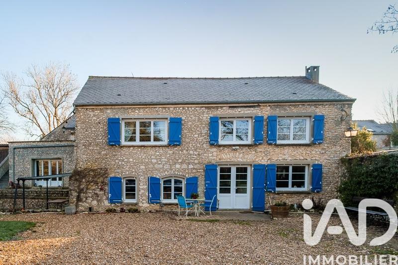 Maison - 215 m² - 8 pièces