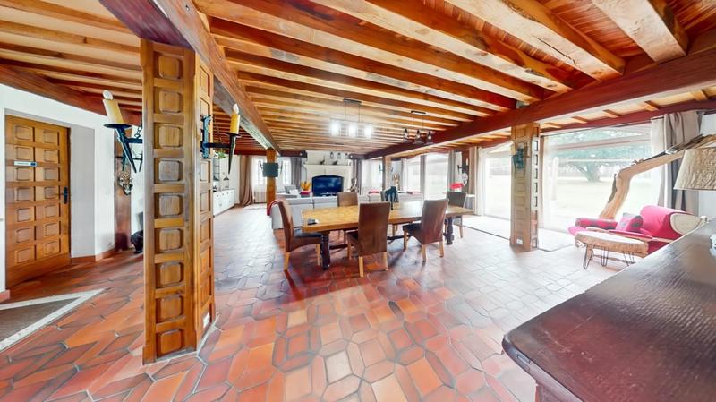 Demeure - 450 m² - 12 pièces