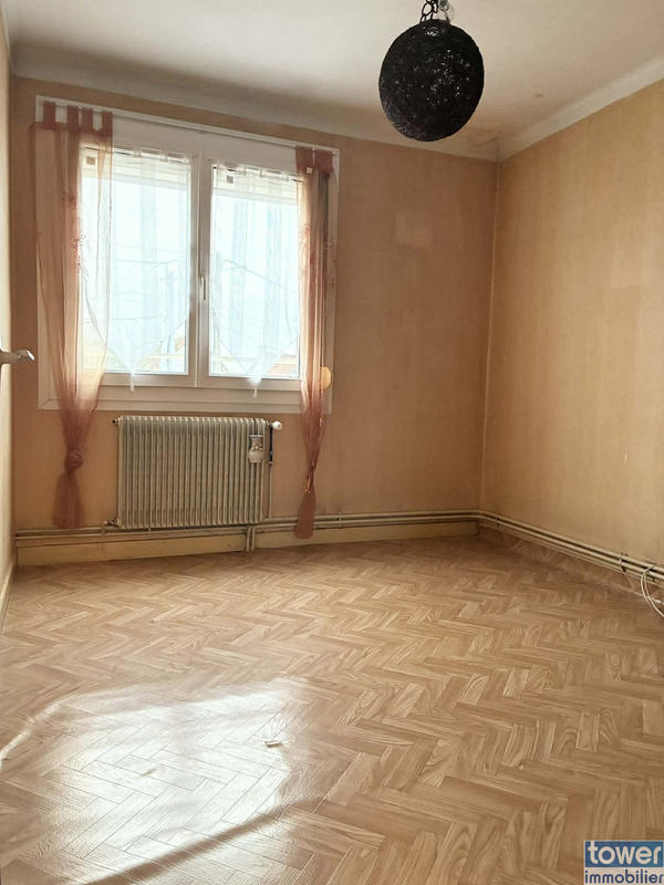 Maison - 82 m² - 7 pièces