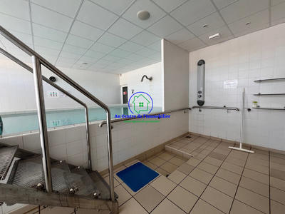 Local d'activités - 300 m² - 13 pièces