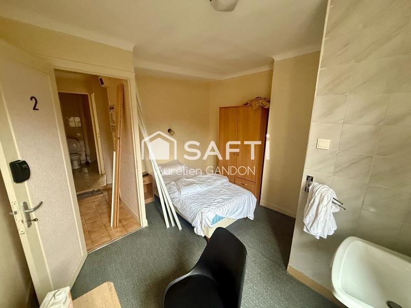 Local commercial - 240 m² - 10 pièces