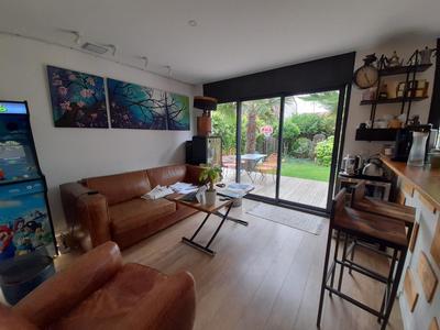 Maison - 95 930 m² - 4 pièces