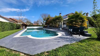 Villa - 297 m² - 6 pièces