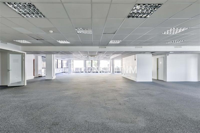 Bureau - 374 m²