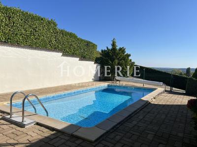 Maison - 213 m² - 9 pièces