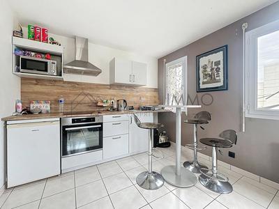 Immeuble - 240 m² - 15 pièces