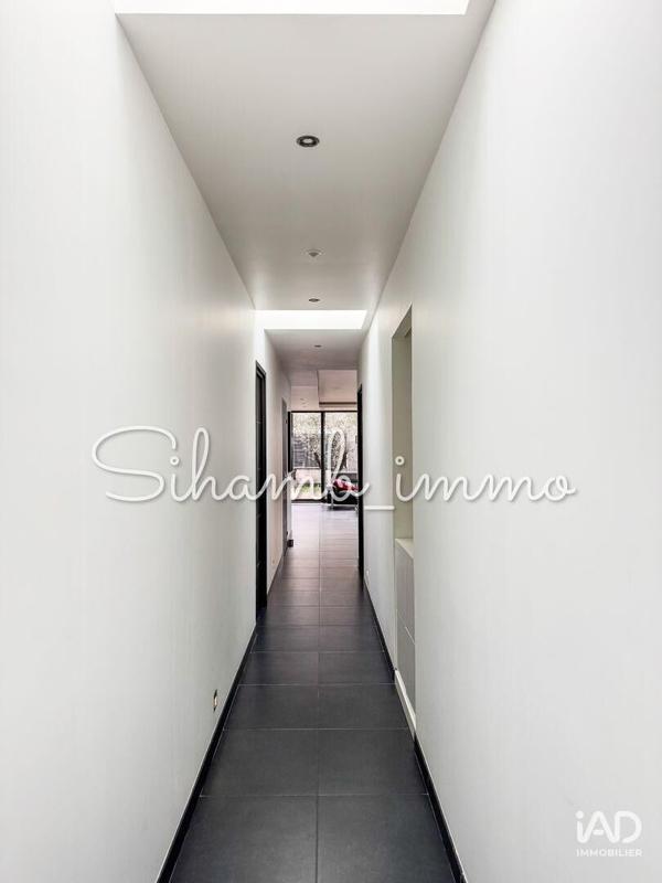 Local commercial - 150 m² - 3 pièces