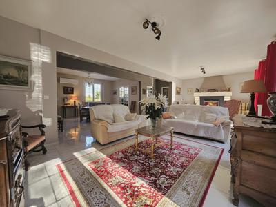 Maison ancienne - 285 m² - 8 pièces