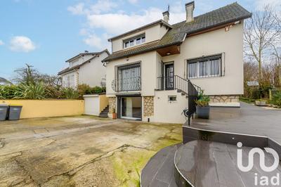 Maison - 172 m² - 8 pièces