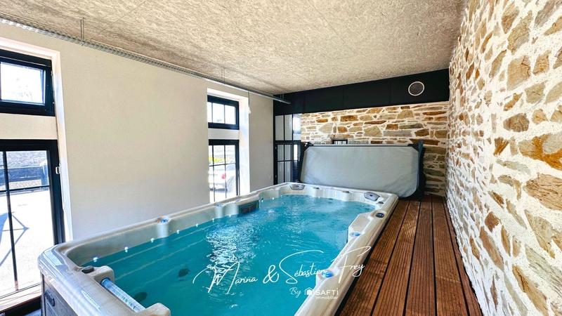 Maison - 388 m² - 10 pièces