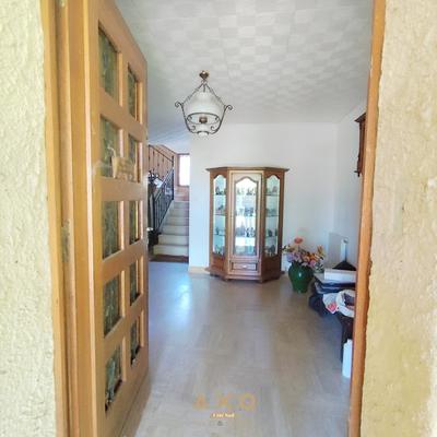 Maison - 242 m² - 9 pièces