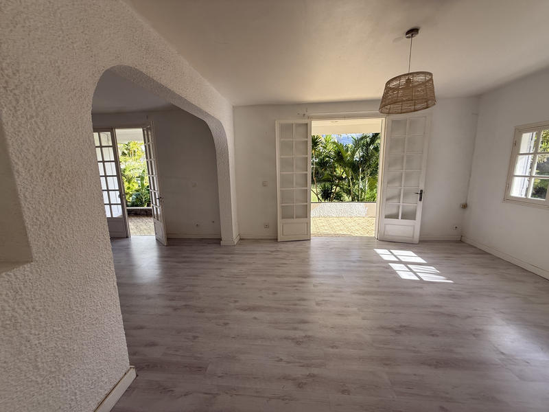 Maison - 202 m² - 7 pièces