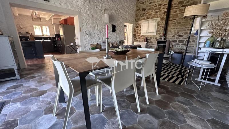 Propriété - 122 m² - 4 pièces