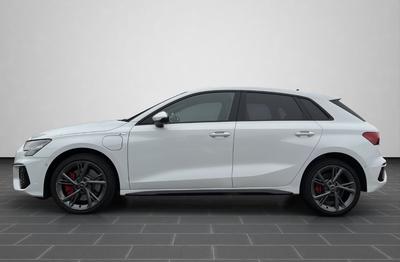 Audi A3 sportback 45 TFSIe 245 s-Line Hybride Rechargeable / Sieges Rs Camera de Recul Coffre Elec Carplay Android Auto
