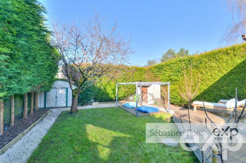 Maison - 177 m² - 7 pièces