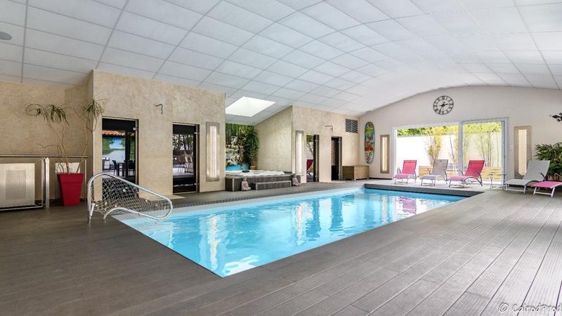 Villa - 445 m² - 9 pièces