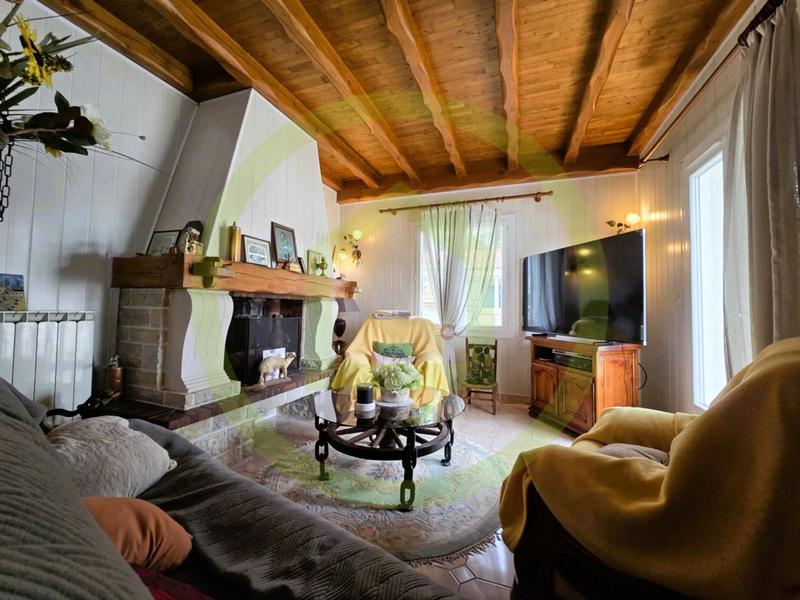 Maison - 232 m² - 9 pièces