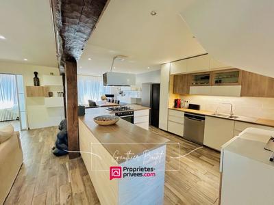 Maison - 167 m² - 8 pièces