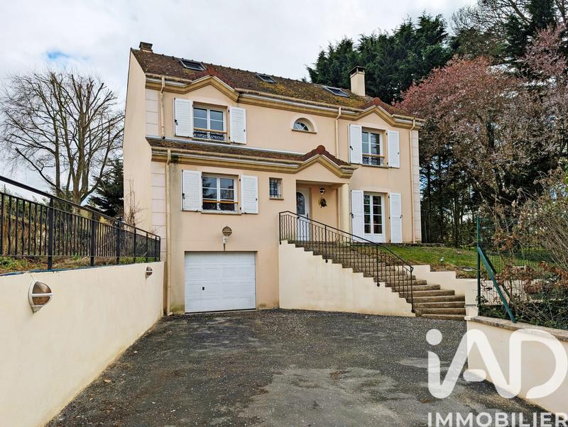 Maison - 195 m² - 9 pièces