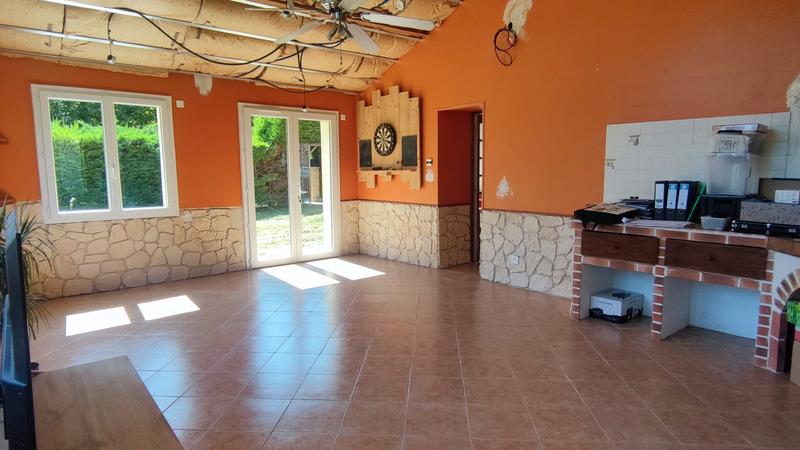 Maison - 237 m² - 12 pièces