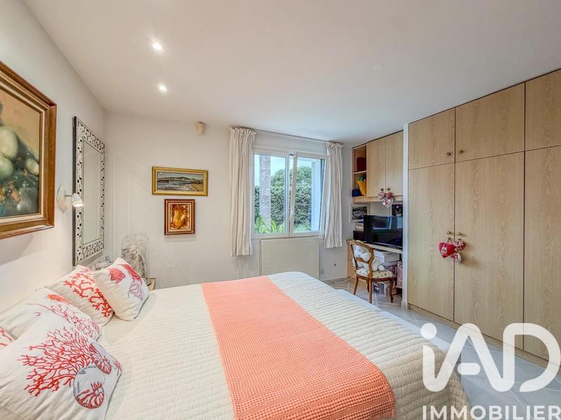 Maison - 235 m² - 6 pièces