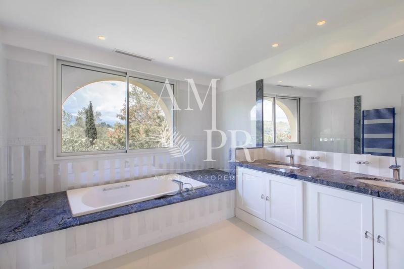 Villa - 540 m² - 13 pièces