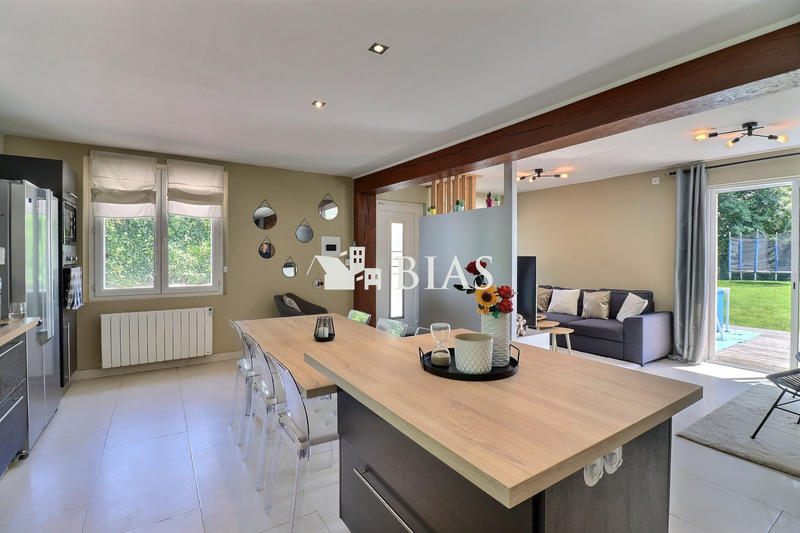 Maison - 95 m² - 4 pièces