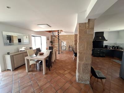 Maison - 175 m² - 5 pièces