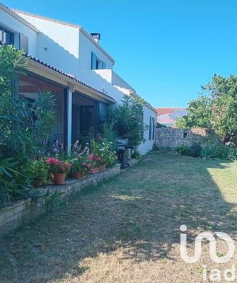 Maison - 215 m² - 10 pièces