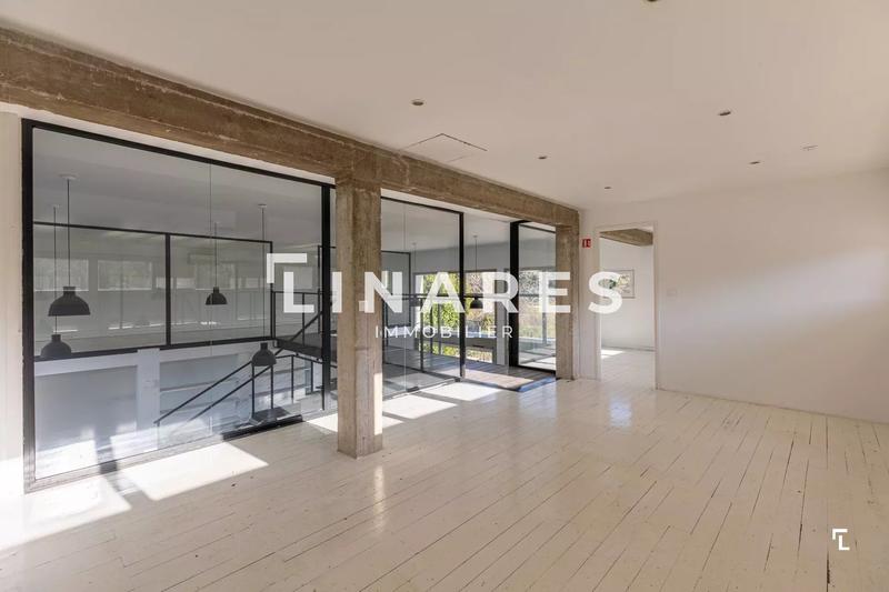 Local d'activités - 231 m² - 4 pièces