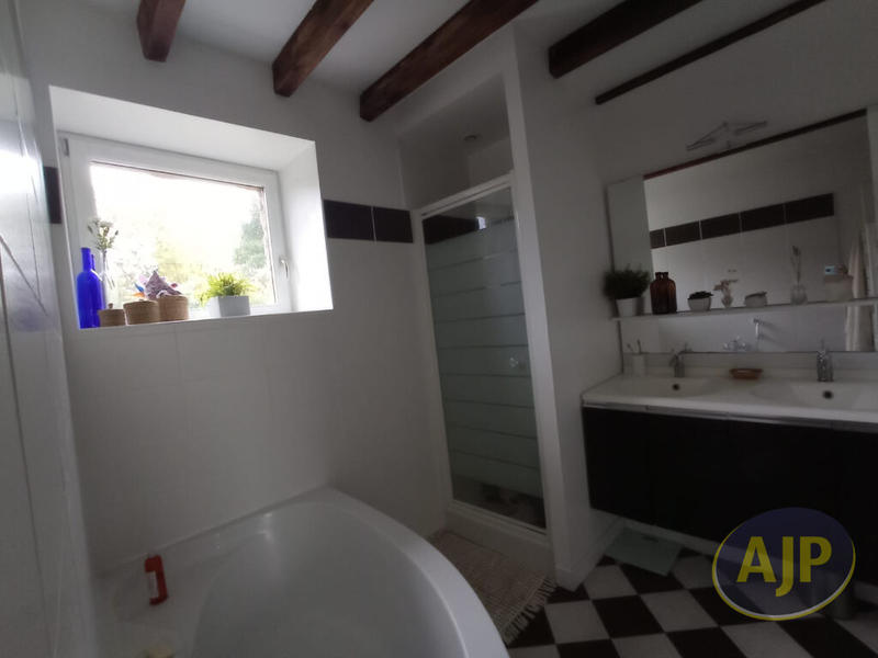 Maison - 101 m² - 5 pièces