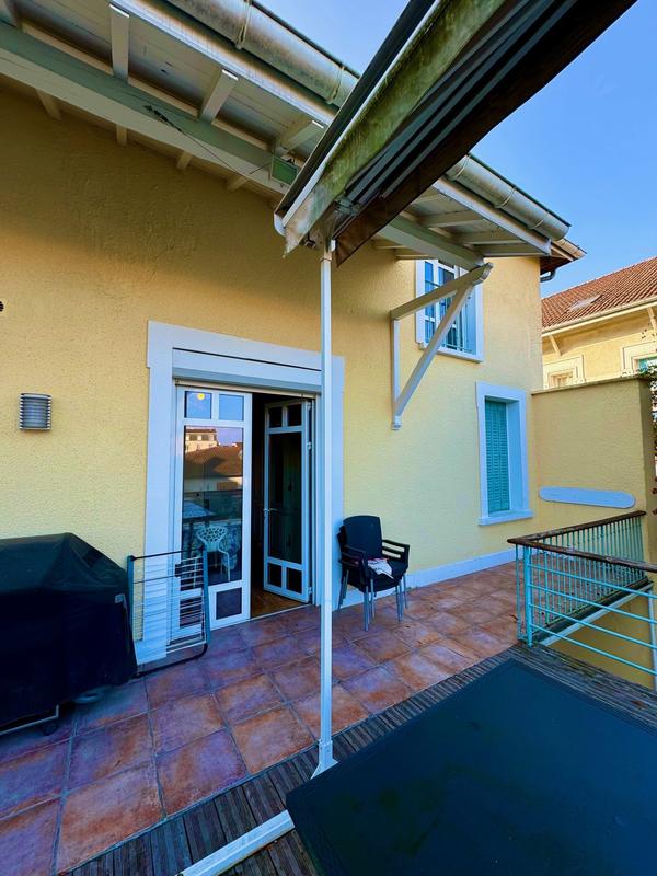 Maison de ville - 373 m² - 10 pièces