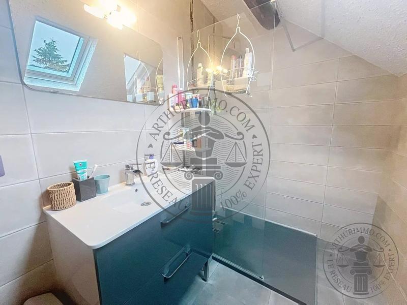 Maison - 96 m² - 4 pièces