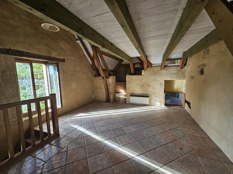 Maison - 2 135 m² - 52 pièces