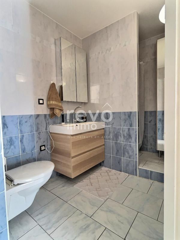 Maison - 221 m² - 5 pièces