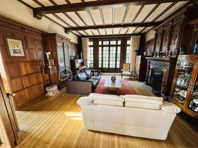 Demeure - 140 m² - 5 pièces