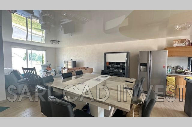 Maison - 130 m² - 5 pièces