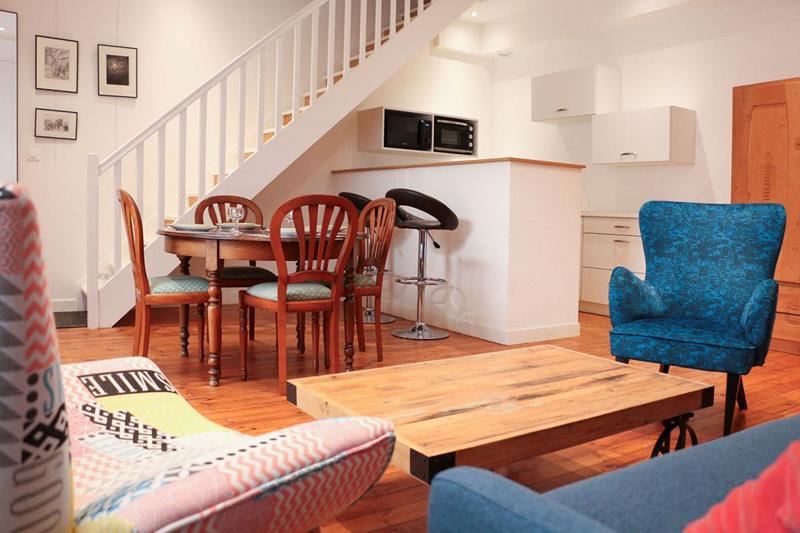 Maison - 373 m² - 20 pièces