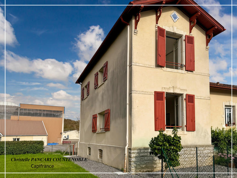 Maison - 89 m² - 5 pièces