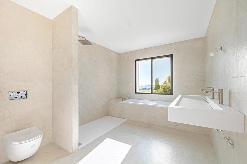 Maison - 375 m² - 10 pièces