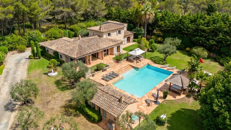 Maison - 278 m² - 7 pièces