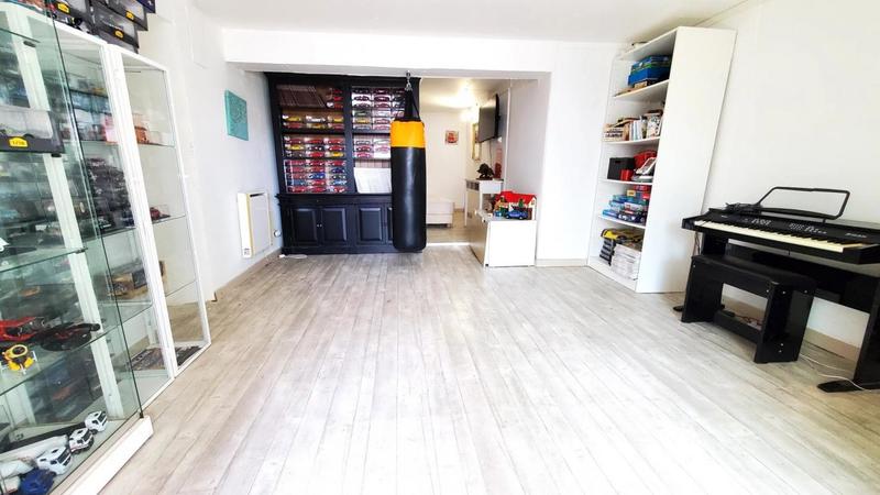 Maison - 195 m² - 6 pièces