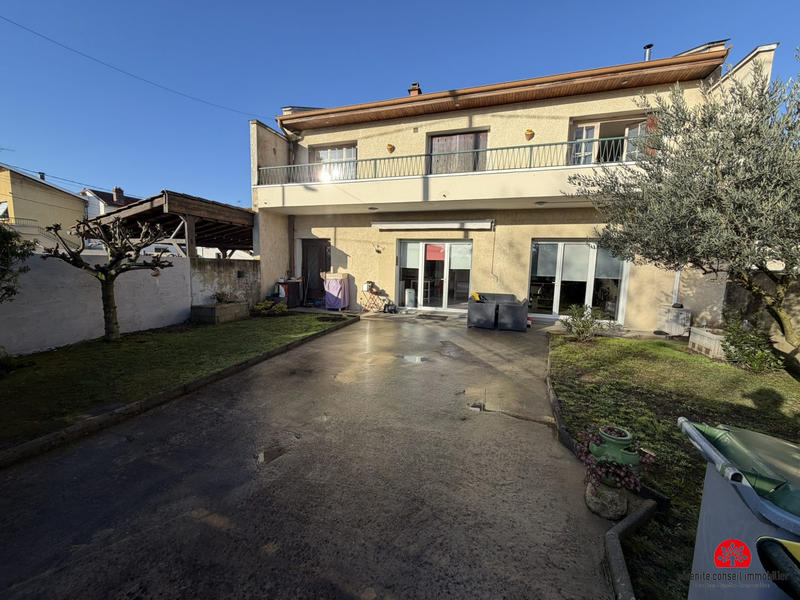 Maison - 170 m² - 6 pièces