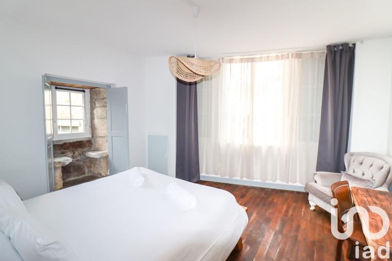 Maison - 291 m² - 13 pièces