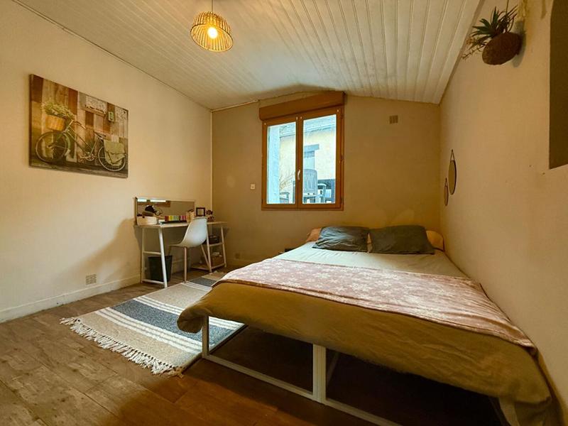 Maison - 260 m² - 10 pièces