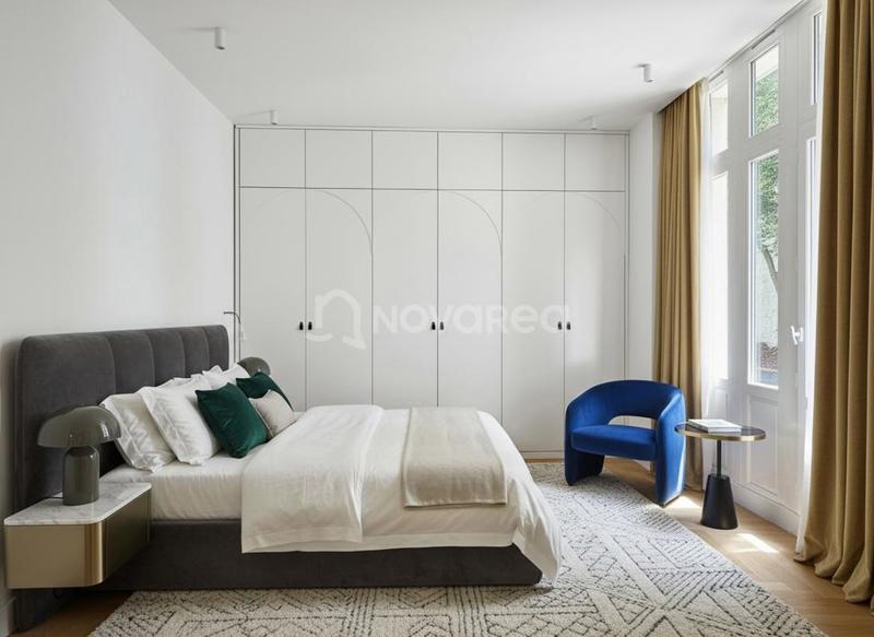 Maison de ville - 247 m² - 7 pièces