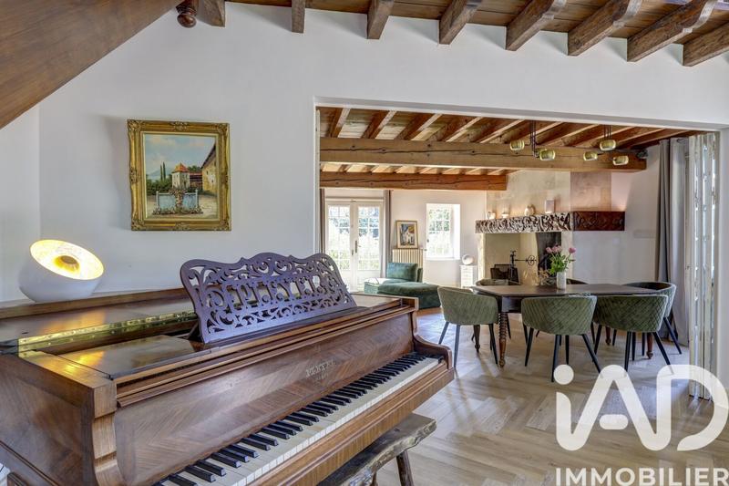 Maison - 369 m² - 11 pièces