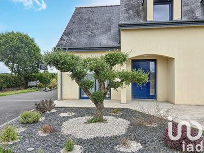 Maison - 210 m² - 10 pièces