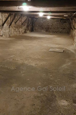 Parking / Garage - 108 m²